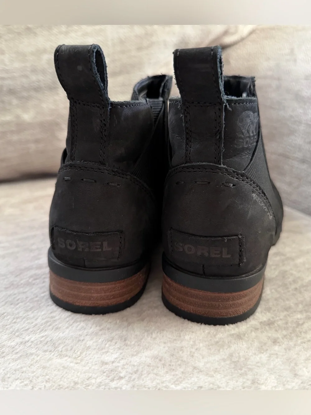 SOREL Black Leather Emilie Chelsea Style Pull On Booties Size 6.5